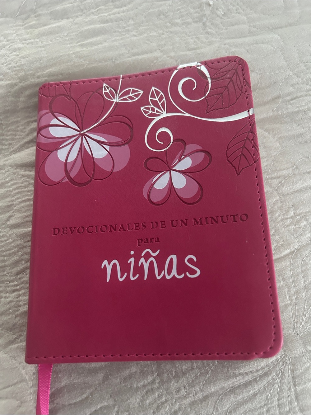 Devocionales de un Minuto para Niñas - Pink Floral Journal